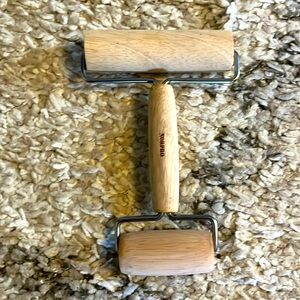 Wooden pizza dough roller